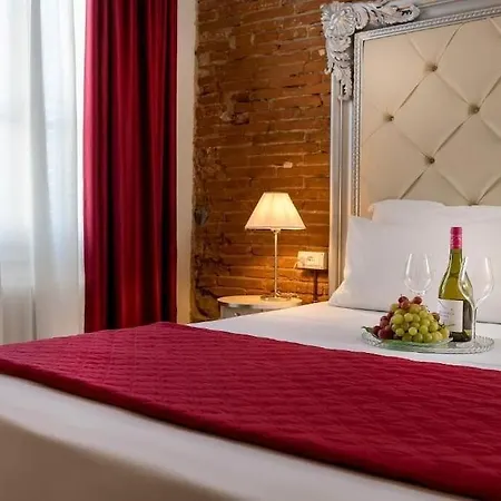 Hotel Residenza Conte Di Cavour&luxury Rooftop Florence